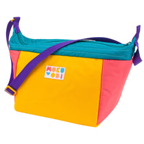 Packing a family picnic with a small cooler bag | Colorful Bunch