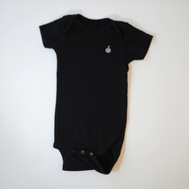 Long-Sleeve vs Short-Sleeve Baby Bodysuits